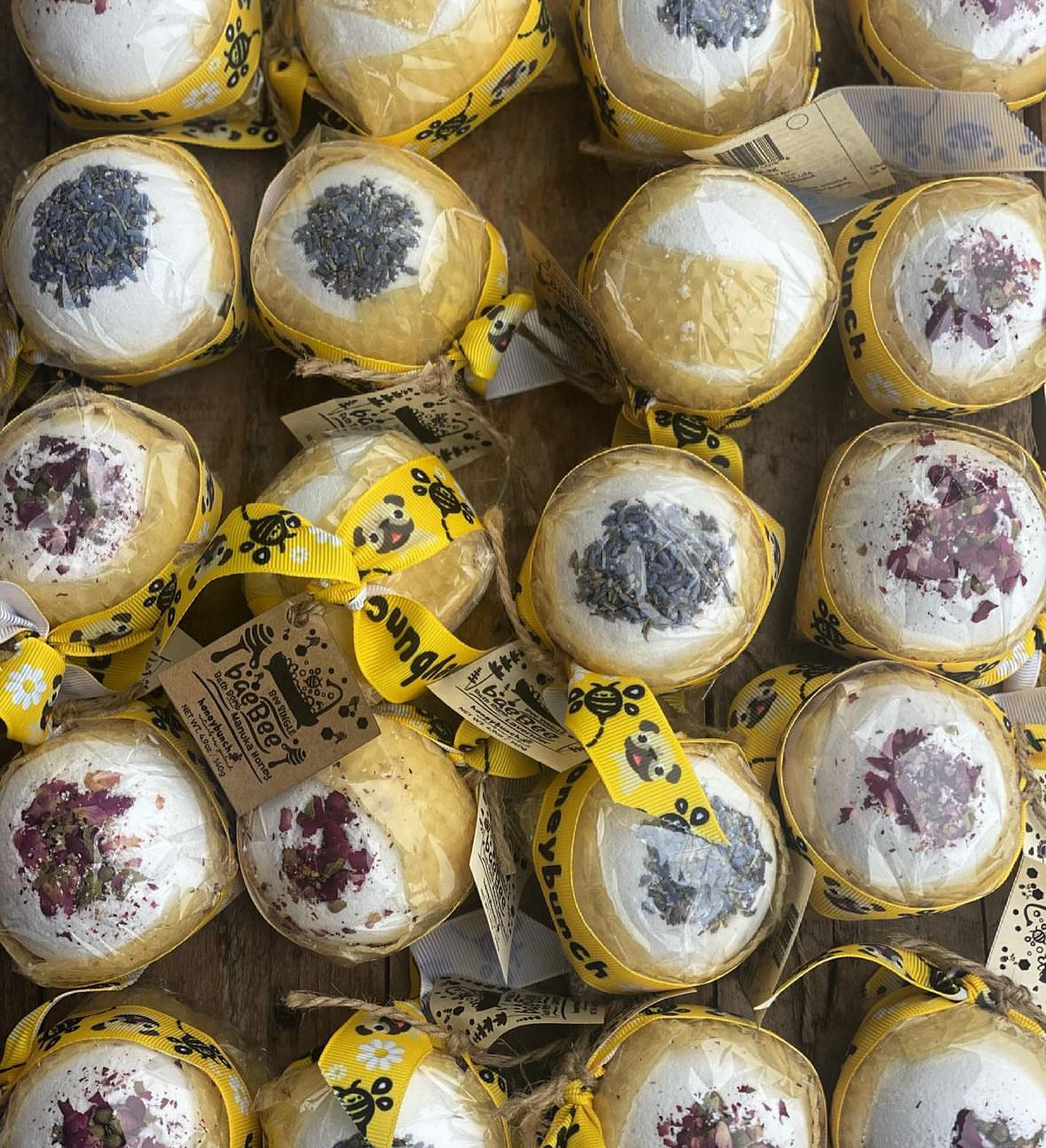 100 x BIG NATURAL bath bombs