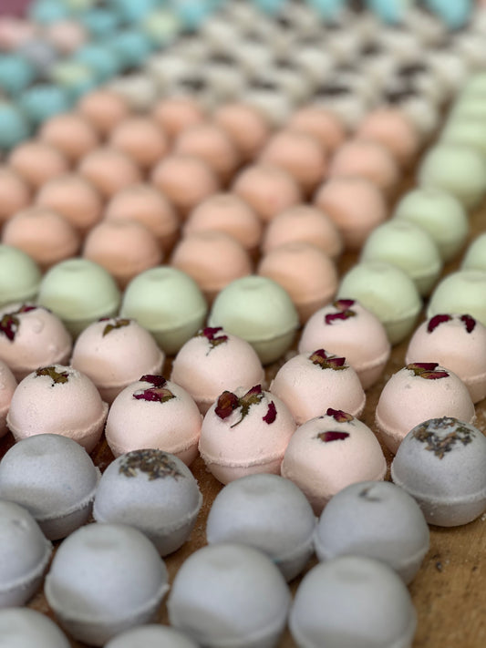 150 bath bombs